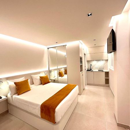 Suite Ron In Marina 2 People Puerto Deportivo Бенальмадена Экстерьер фото