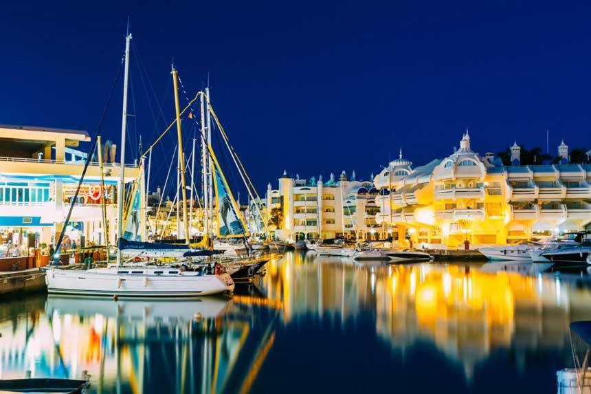 Suite Ron In Marina 2 People Puerto Deportivo Бенальмадена Экстерьер фото