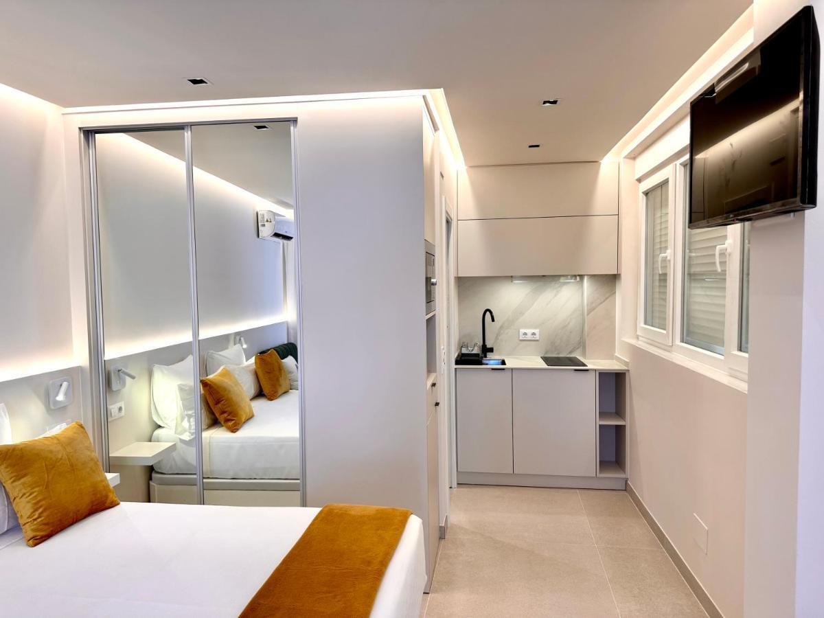 Suite Ron In Marina 2 People Puerto Deportivo Бенальмадена Экстерьер фото